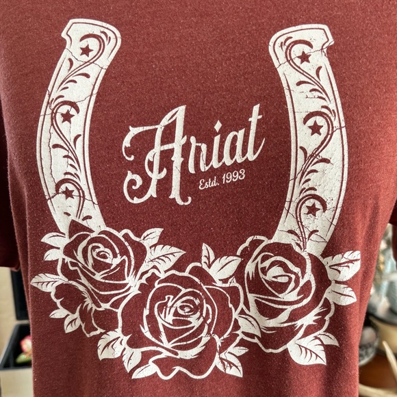 Ariat Boyfriend Fit Rust Color Western Floral Horseshoe Woman’s Logo Tee Medium - Picture 4 of 15